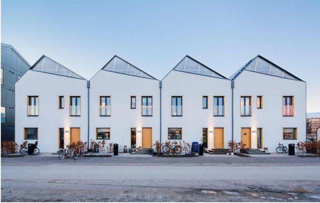 4-modulnyi-solnecnhyi-dom